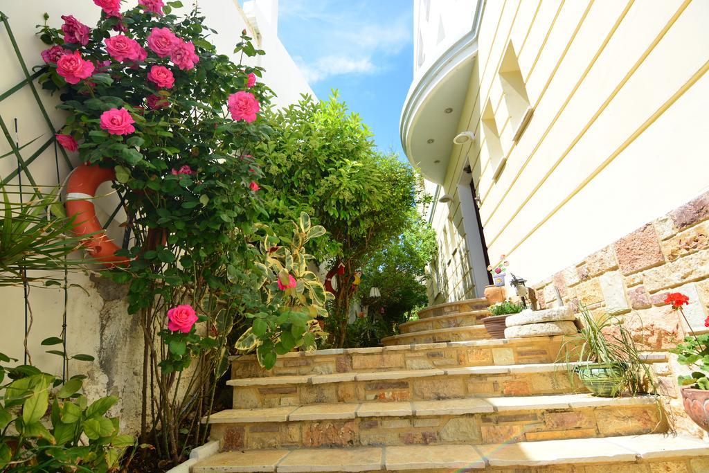 Diamante Beachfront Suites غزيلوكاسترون المظهر الخارجي الصورة