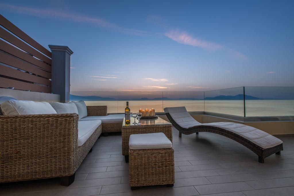 Diamante Beachfront Suites غزيلوكاسترون المظهر الخارجي الصورة