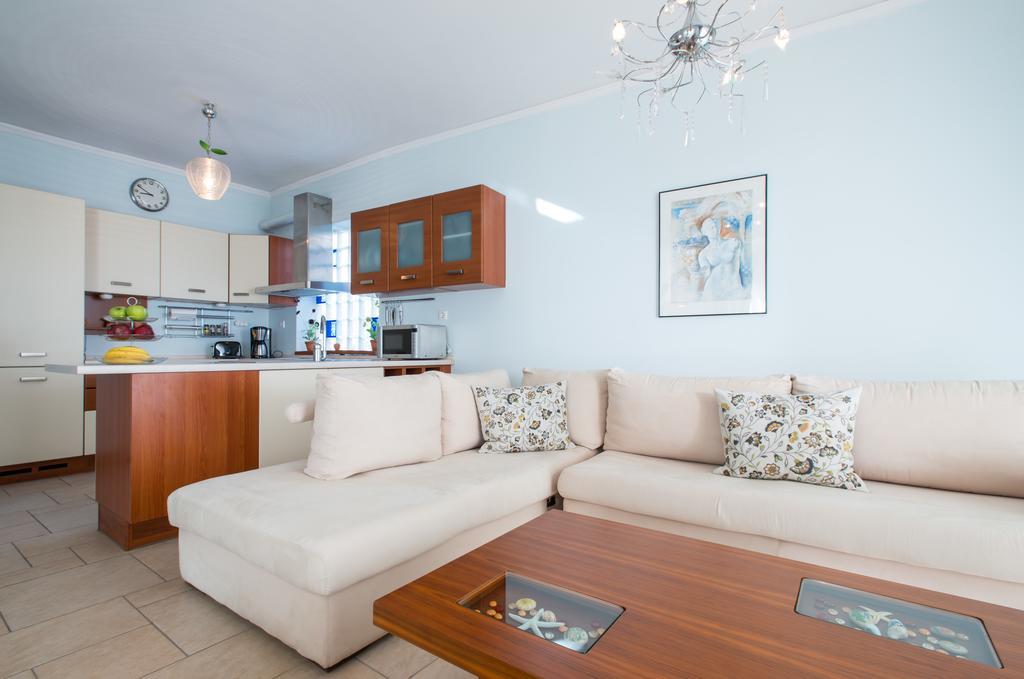 Diamante Beachfront Suites غزيلوكاسترون المظهر الخارجي الصورة