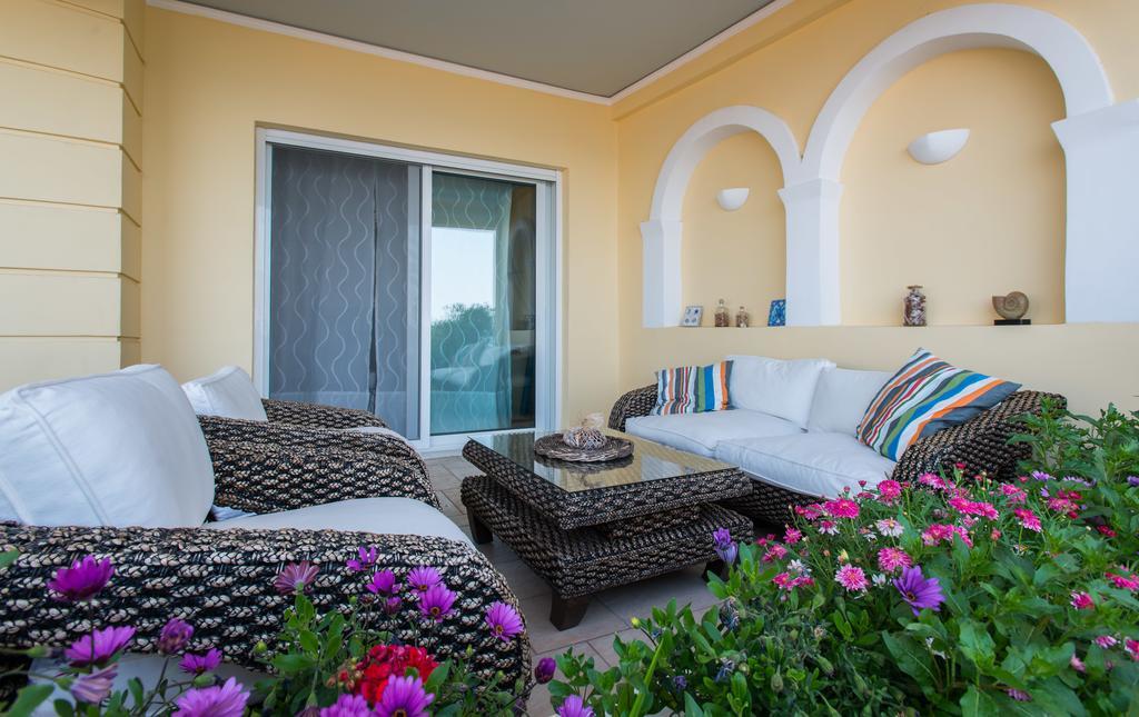 Diamante Beachfront Suites غزيلوكاسترون المظهر الخارجي الصورة