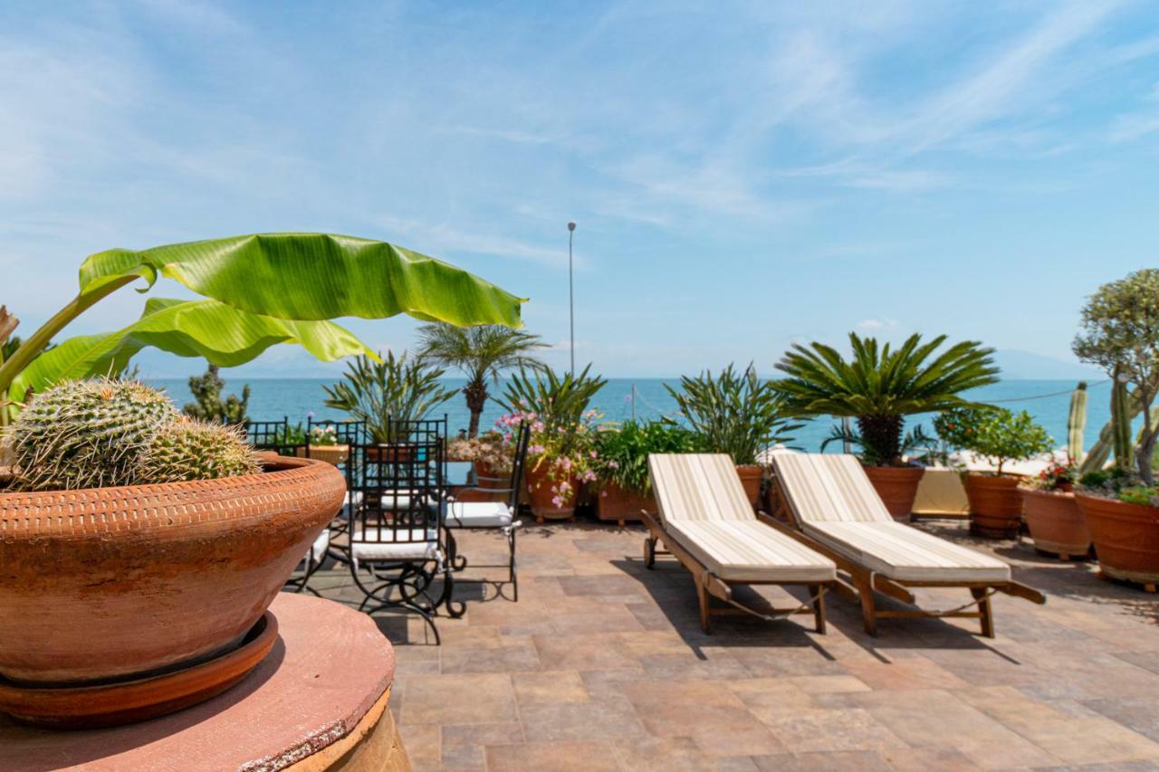 Diamante Beachfront Suites غزيلوكاسترون المظهر الخارجي الصورة